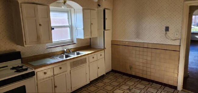 Photo - 8506 Drury Ln