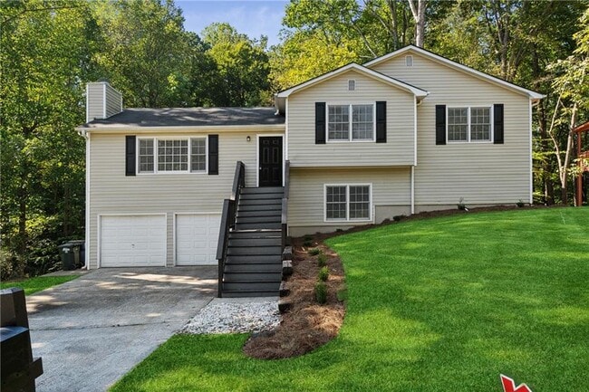 Building Photo - 2684 Forest Way NE