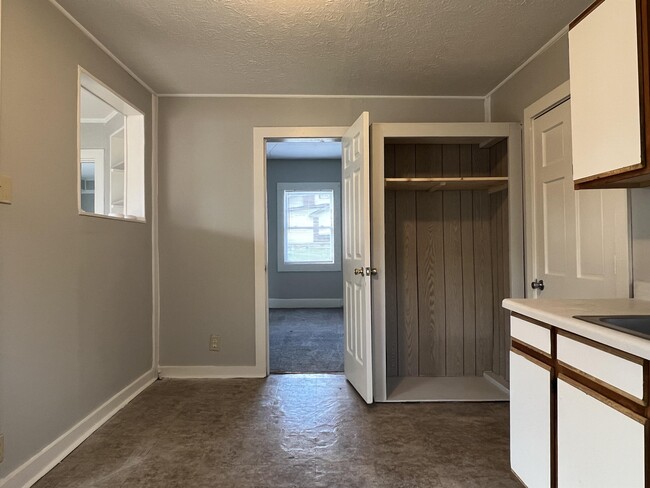 Photo - 106 E Main St