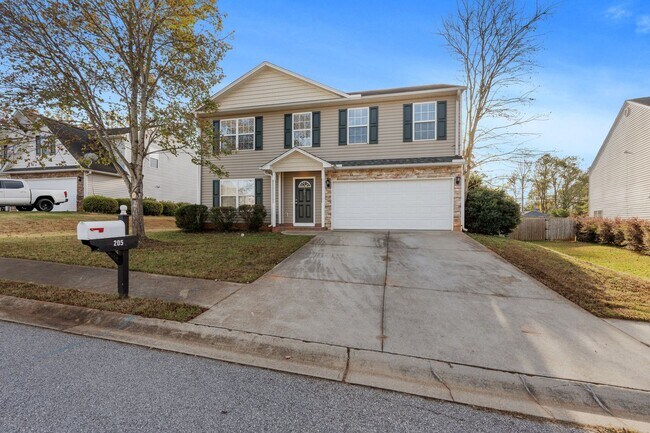 Photo - Spacious 4 BR, 2.5 BA, Master BR on Main, Conveniently Located Between Greenville and Spartanburg