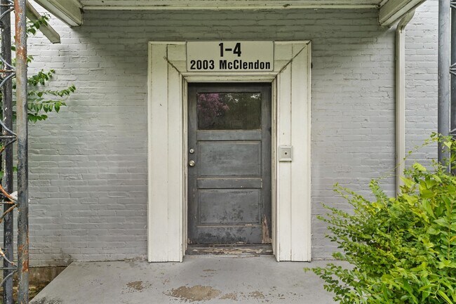 Photo - 2003 McClendon St Unidad 1