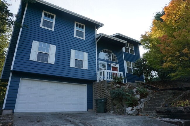 Photo - 4 Bedroom, 2.5 bath in Bellingham!