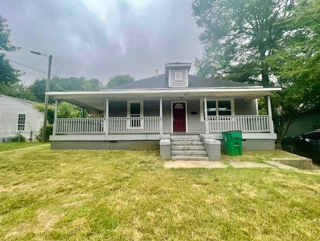 Must view this Adorable 3 bedroom 1 bath h... - Must view this Adorable 3 bedroom 1 bath h... House