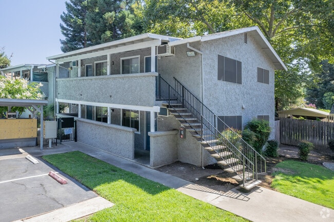 Building Photo - Eastwood Gardens Rental