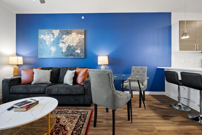 Photo - 2425 E Riverside Dr Unidad ID1240369P