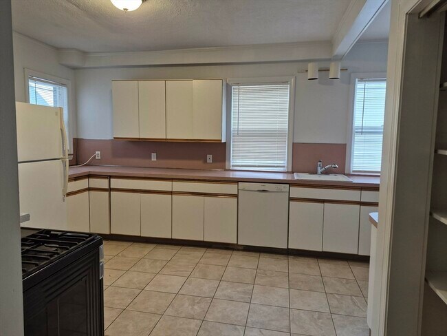 247-249-249 Park St Unit 2