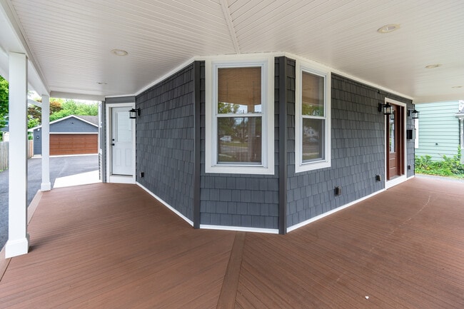 Photo - 2633 Nottingham Way