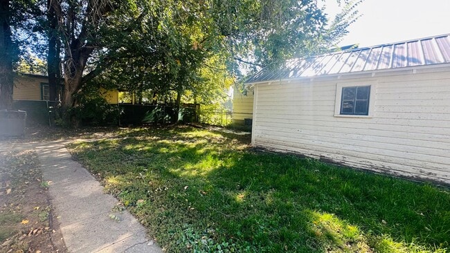 Photo - 4 bedroom 2 bathroom with garage and fence...