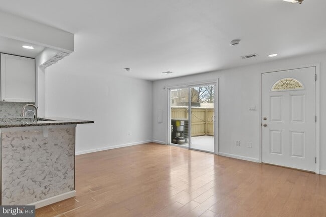 Photo - 8619 Welbeck Way