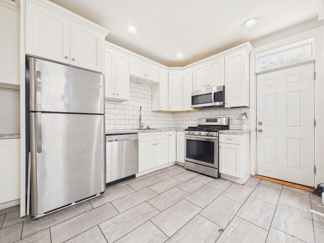 Photo - 3 Bedroom Townhouse on N 4th St