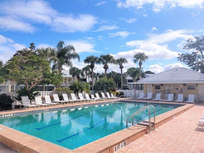 Photo - Seasonal 2-Bedroom 2-Bath Villa located in Plantation Golf and Country Club! Unidad 241