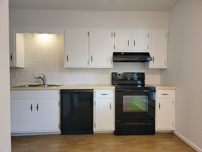 Photo - 541 Cloverbrook Dr