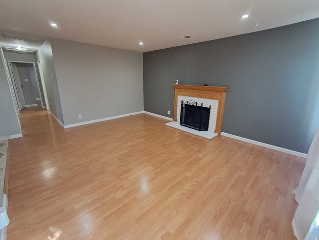 Photo - 2211 Bowers Ave
