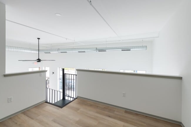 Photo - 2563 S Kinnickinnic Ave Unit 101