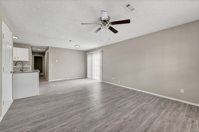 Photo - 4660 W Dover St