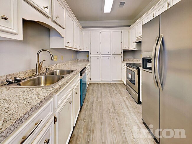Photo - 242 Chisolm Cir