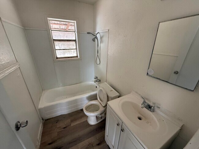 Photo - 2806 E 30th St