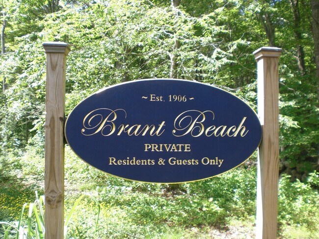 11 Island View Ave