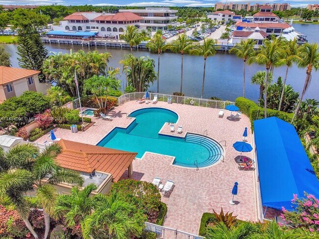 Photo - 6650 Via Regina