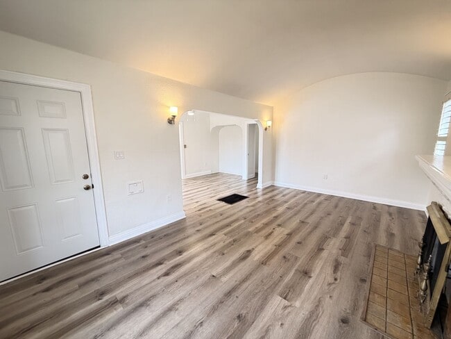Photo - 7307 S Halldale Ave