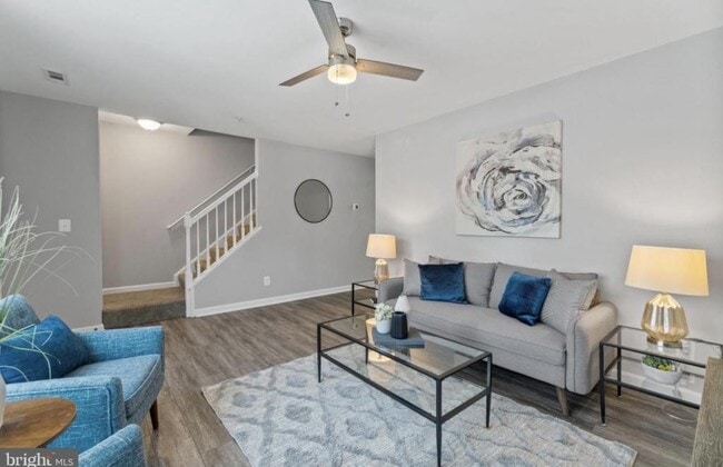 Photo - 45839 Wolftrap Way