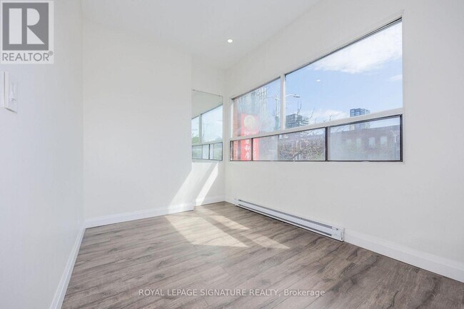 Photo - 414 Spadina Ave. Unit 2nd Floor