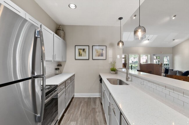 Creekwood Apartment Homes apartments — community photo