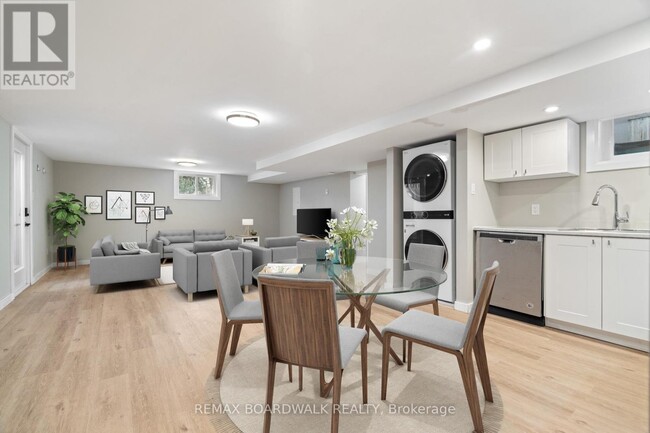 Photo - 948 Parkhurst Blvd