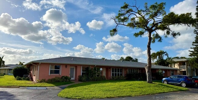 Building Photo - 1460 NW 19th Terrace Unit 71-a