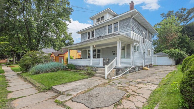 Photo - 2116 Lafayette Ave NE