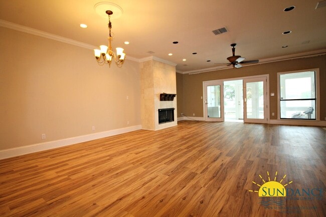Photo - Stunning 3 Bedroom Waterfront Unit in Fort Walton!