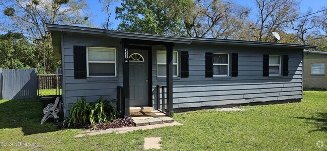 Building Photo - 335 Wildwood Ln Rental