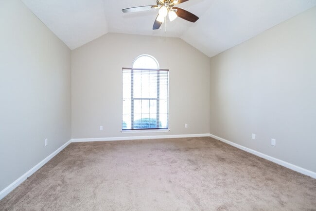 Photo - 494 Forest Ridge Dr