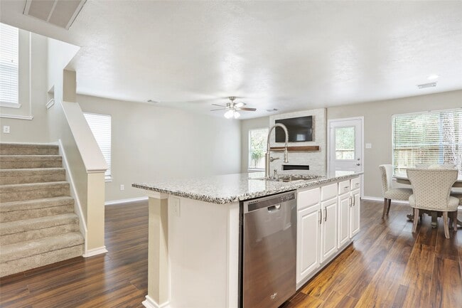 Photo - 134 S Walden Elms Cir