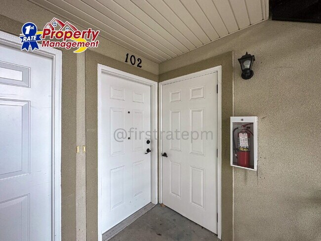 Photo - 10151 W Garverdale Ln Unidad #201