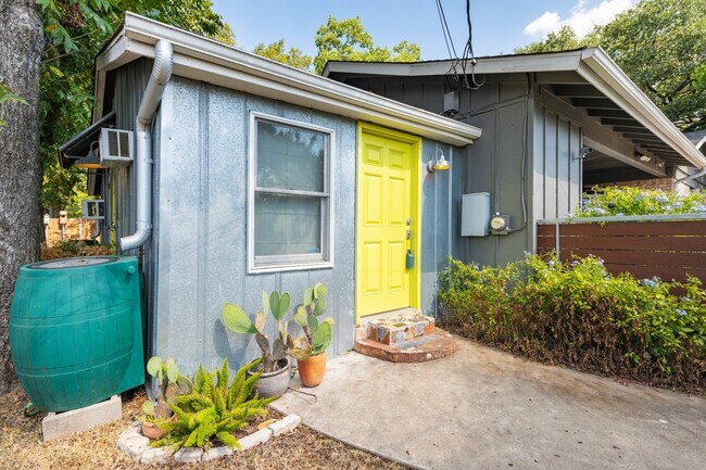 Photo - 5500 Westminster Dr Unit B