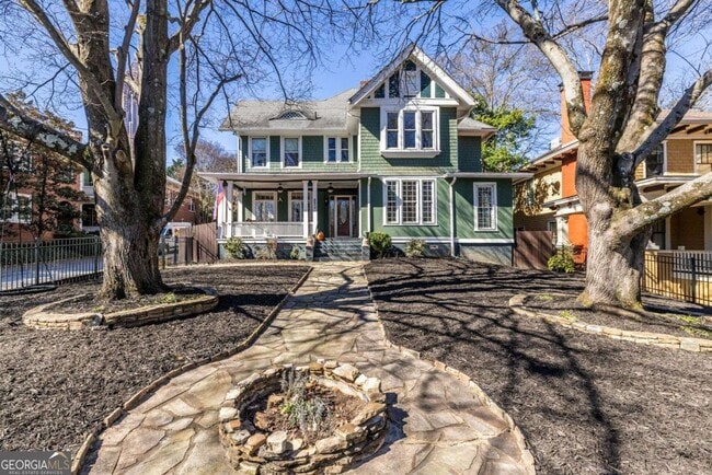 Photo - 692 Myrtle St NE