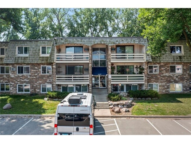 Photo - 4407 Wilshire Blvd Unit 204