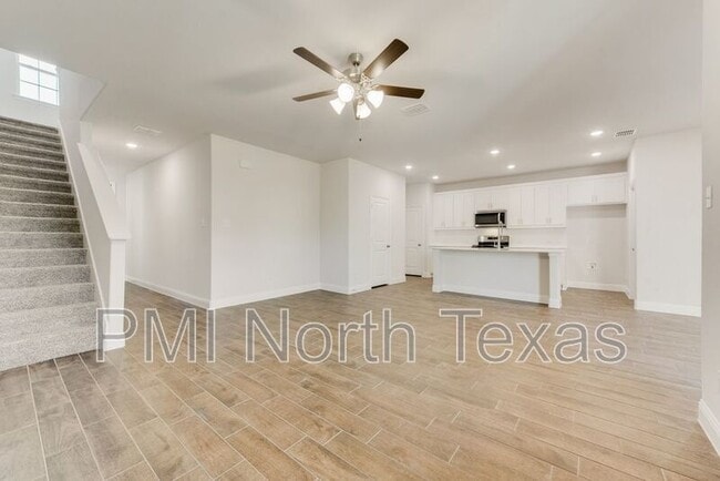 Photo - 737 Portina Dr