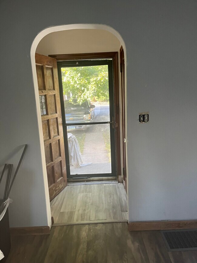 Photo - 703 North St