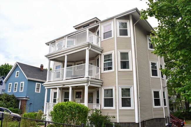Photo - 1086 River St Apartment Unit 3