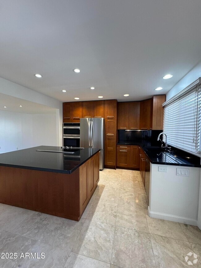 Building Photo - 5888 N 83rd St Rental