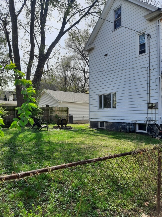 Photo - 102 S Glenwood Ave Unit Bottom  #1