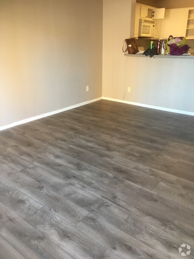 Building Photo - 3550 Lebon Dr Unit 6311 Rental