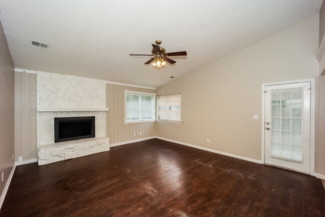 Photo - 596 Post Oak Rd