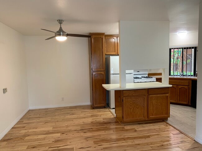 2849 E St Unit 1