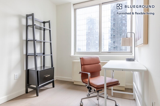 Photo - 561 10th Ave Unit SI FL21-ID2084