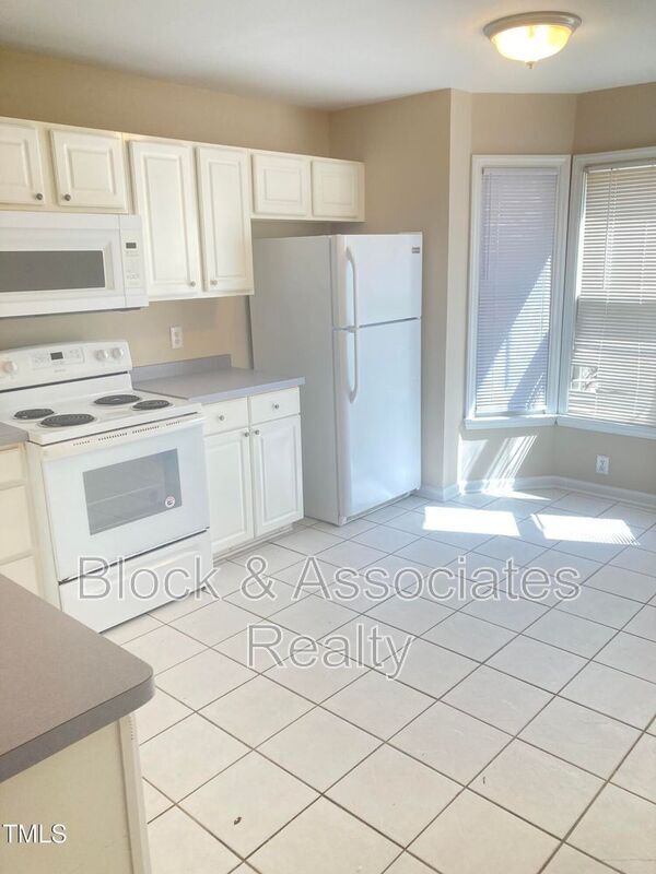 404 Creekway Dr