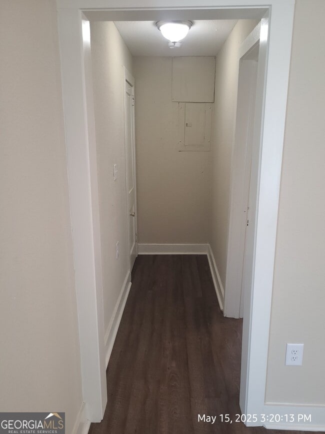 Building Photo - 10 Hester Dr