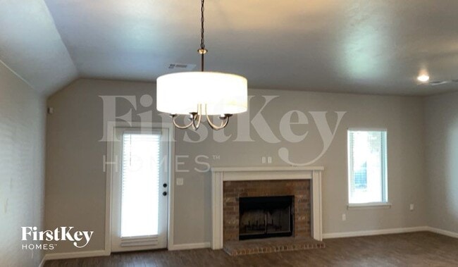 Photo - 16716 Doyle Dr